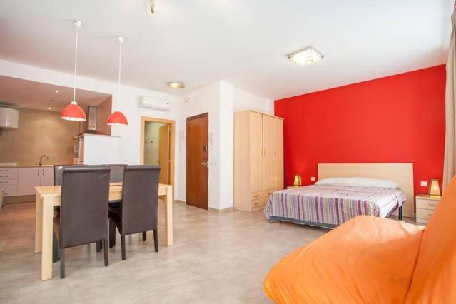 Loft In 1Th Floor & Terrace In 4Th Floor Appartement Valencia Buitenkant foto